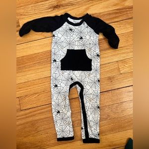 Kyte baby spider 6-12 month onesie